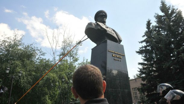 Як вплине на рейтинги відновлення пам’ятника Жукову в Харкові: думка експерта