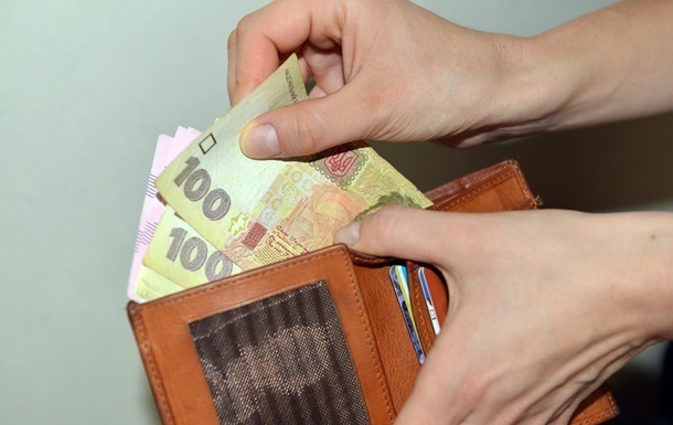 Задолженность по зарплате за год увеличилась почти на 12%