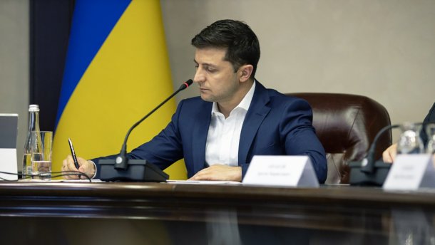 Зеленский дал гражданство 14 иностранцам, которые защищали Украину на Донбассе