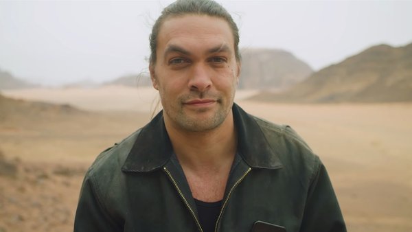 Звезда «Игры престолов» и «Аквамена» впервые за семь лет побрился и показал на видео, как он это сделал