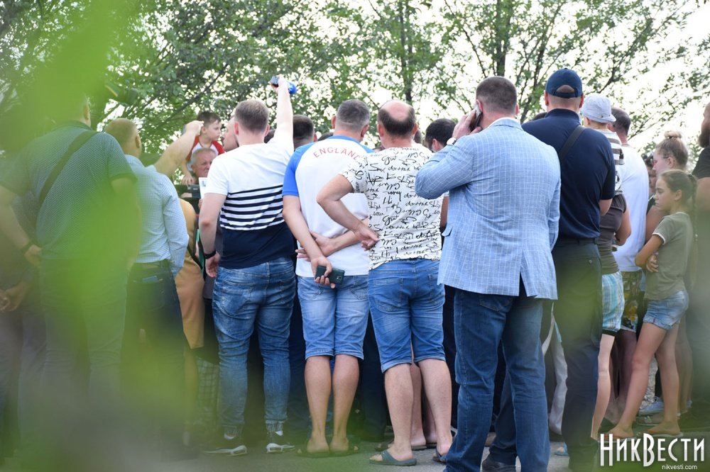 Зеленский на Николаевщине выяснял, когда будут отремонтированы «убитые» дороги