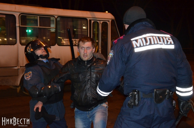 Милиция задержала 11 человек, которые пытались разогнать Майдан в Николаеве