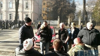 Николаевский нардеп Бриченко освобождал активистов из автозаков