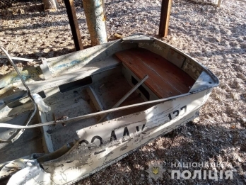 В Одесской области яхта переехала лодку с двумя рыбаками на борту