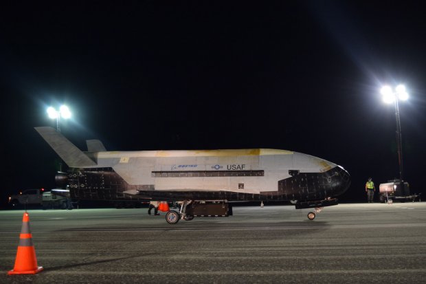 Секретный шаттл Boeing X-37B совершил свой рекордный полет: детали