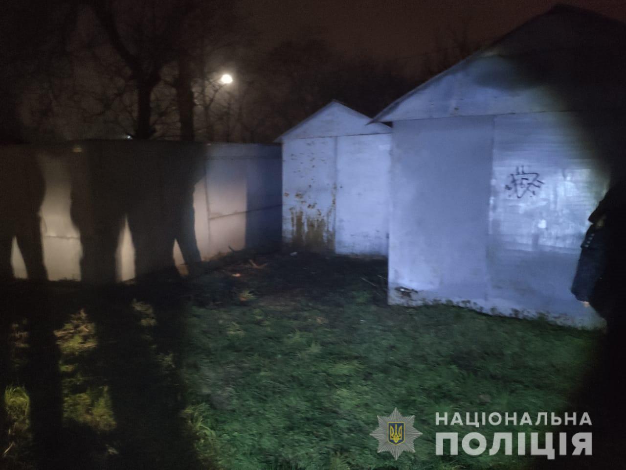 В Никополе во время собеседования мужчина изнасиловал и пытался убить девушку