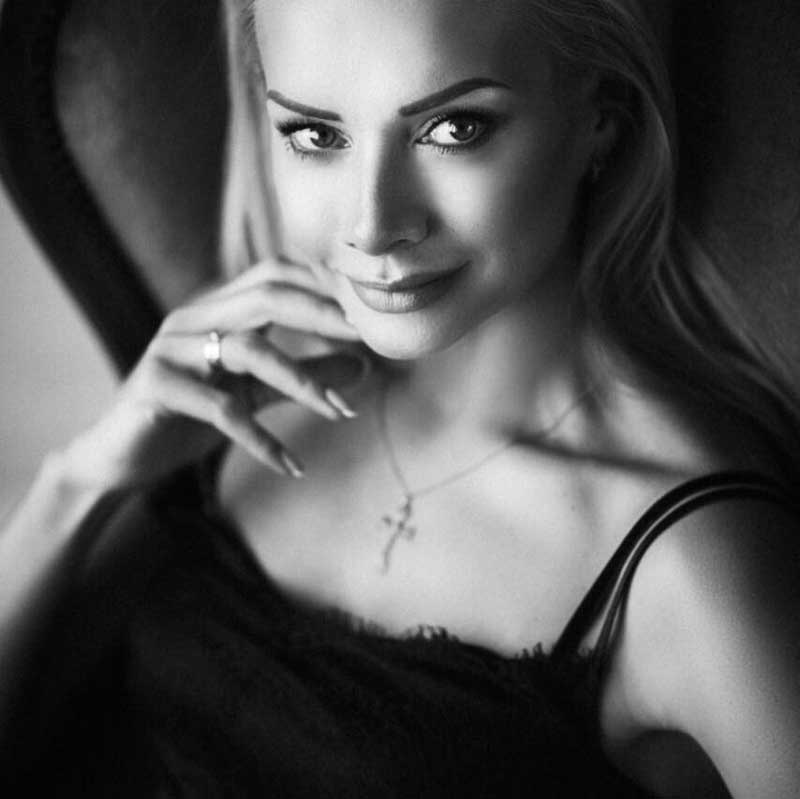 Эффектная блондинка: кто такая Ирина Аллахвердиева, о которой говорили Арахамия и Корниенко