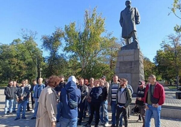Одесские моряки до сих пор не могут получить разрешительные документы и записали обращение в Минобороны Одесские моряки до сих пор не могут получить разрешительные документы и записали обращение в Минобороны
