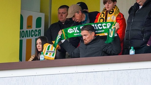Пхнув жінку-арбітра у&nbsp;спину: відео підлого вчинку з&nbsp;чемпіонату України