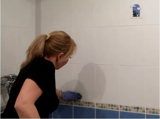 Відмиє все&nbsp;&mdash; від кухні до&nbsp;ванної: рецепт &laquo;універсального очищувача&raquo; від блогерки Олени
