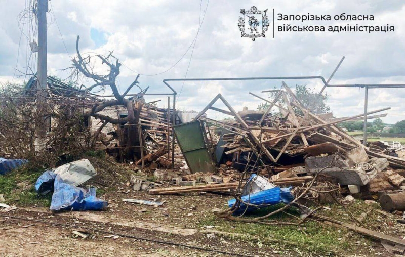 В Києві «Шахед» впав посеред приватного сектору на Русанівських садах: є постраждалі та руйнування (фото)