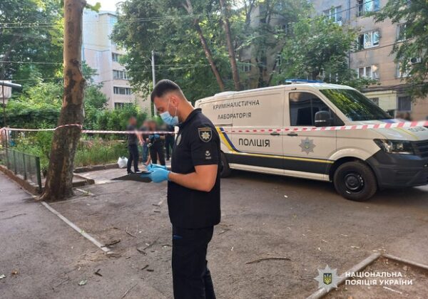 В Хаджибейском районе Одессы мужчина несколько раз ударил соседа ножом: ему грозит до восьми лет тюрьмы