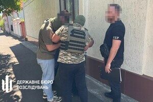 Семь тысяч долларов за избежание службы: в Одесской области разоблачили правоохранителей и чиновника ТЦК
