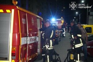 В Одесском районе горел ЖМ "Радужный": эвакуировали людей и спасали собак