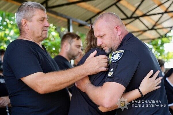 Погиб от вражеский пули: в Одесской области простились с полицейским Михаилом Сорокой Погиб от вражеский пули: в Одесской области простились с полицейским Михаилом Сорокой