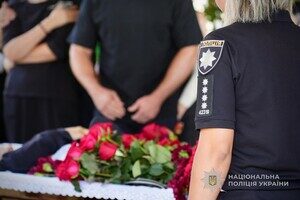 Погиб от вражеский пули: в Одесской области простились с полицейским Михаилом Сорокой Погиб от вражеский пули: в Одесской области простились с полицейским Михаилом Сорокой
