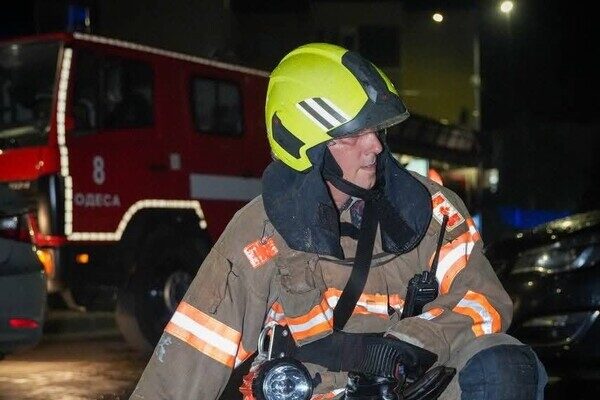 Ночью в Одесском районе горел ЖК "7 Небо": подробности пожара