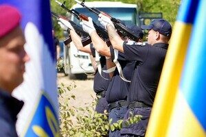 Защищал Украину на Донецком направлении: в Одесской области простились с полицейским Сергеем Маглой