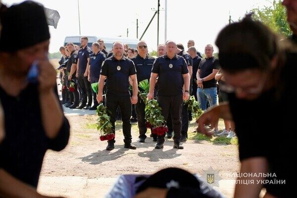 Погиб от вражеский пули: в Одесской области простились с полицейским Михаилом Сорокой Погиб от вражеский пули: в Одесской области простились с полицейским Михаилом Сорокой