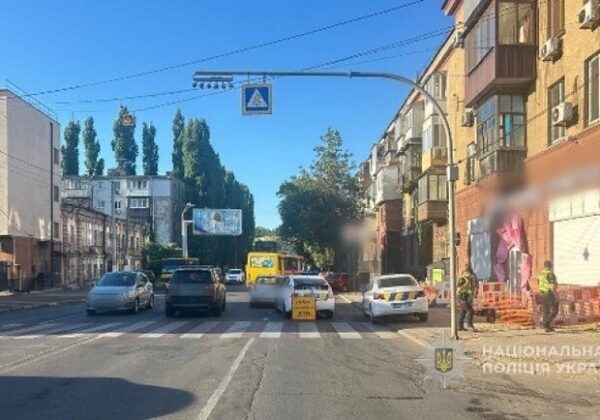 В Одессе сбили 17-летнюю девушку на пешеходном переходе