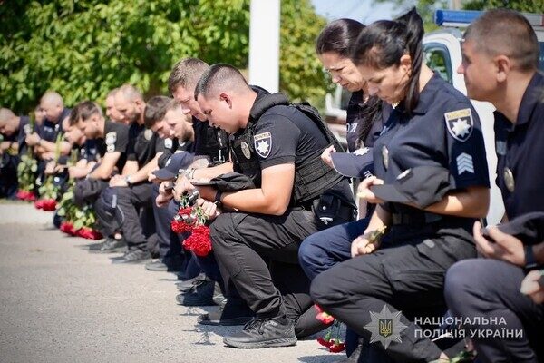 Погиб от вражеский пули: в Одесской области простились с полицейским Михаилом Сорокой Погиб от вражеский пули: в Одесской области простились с полицейским Михаилом Сорокой