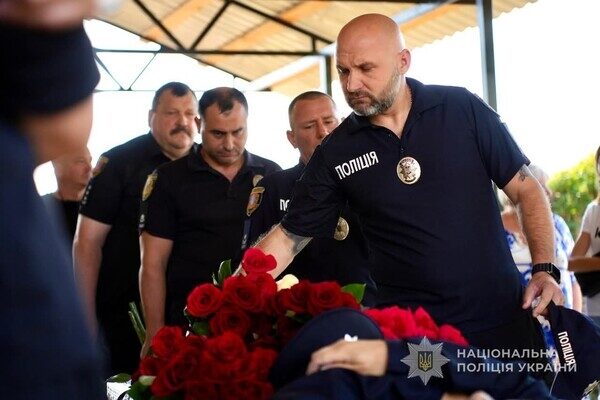 Погиб от вражеский пули: в Одесской области простились с полицейским Михаилом Сорокой Погиб от вражеский пули: в Одесской области простились с полицейским Михаилом Сорокой