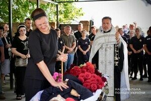 Погиб от вражеский пули: в Одесской области простились с полицейским Михаилом Сорокой Погиб от вражеский пули: в Одесской области простились с полицейским Михаилом Сорокой