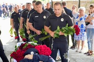 Погиб от вражеский пули: в Одесской области простились с полицейским Михаилом Сорокой Погиб от вражеский пули: в Одесской области простились с полицейским Михаилом Сорокой