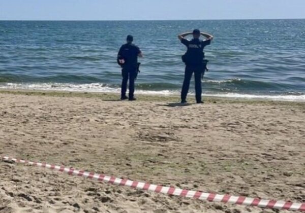 В Одесской области люди во время купания на пляже подорвались на взрывчатках: подробности трагедии (обновлено) В Одесской области люди во время купания на пляже подорвались на взрывчатках: подробности трагедии (обновлено)