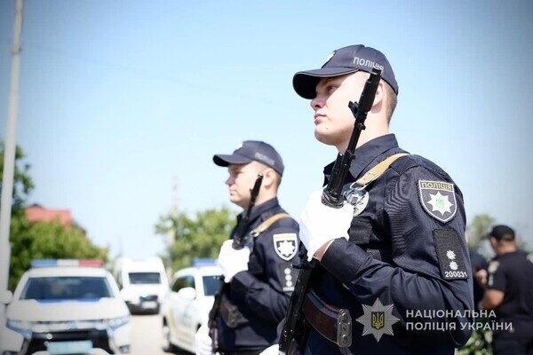 Погиб от вражеский пули: в Одесской области простились с полицейским Михаилом Сорокой Погиб от вражеский пули: в Одесской области простились с полицейским Михаилом Сорокой