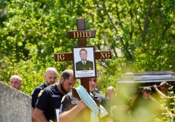 Погиб от вражеский пули: в Одесской области простились с полицейским Михаилом Сорокой Погиб от вражеский пули: в Одесской области простились с полицейским Михаилом Сорокой