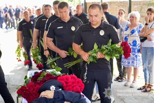 Погиб от вражеский пули: в Одесской области простились с полицейским Михаилом Сорокой Погиб от вражеский пули: в Одесской области простились с полицейским Михаилом Сорокой
