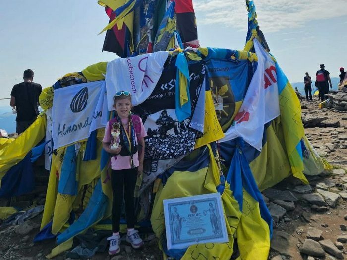 &laquo;Останні найважчі кількасот метрів донька навіть пришвидшилась&raquo;: 5-річна львів&rsquo;янка стала наймолодшою дитиною, яка підкорила Говерлу