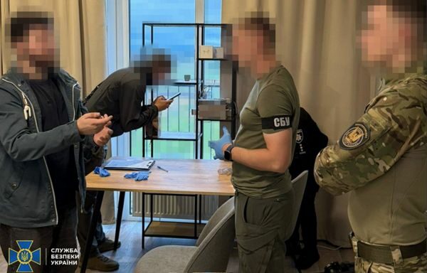 Розставляв &laquo;відеопастки&raquo;, щоб коригувати удари по&nbsp;Києву та&nbsp;шпигувати на&nbsp;&laquo;Укрзалізниці&raquo;: СБУ затримала у&nbsp;столиці російського агента