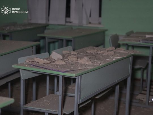 Будівлю школи та&nbsp;кілька багатоповерхівок пошкоджено у&nbsp;Сумах внаслідок нічної атаки дронів (фото, відео)