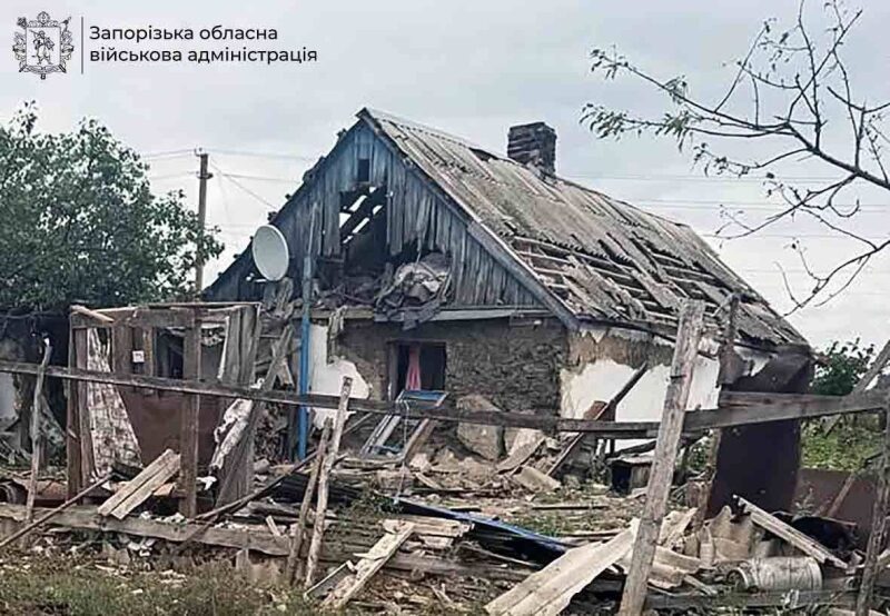 Нічна атака рф: палають склади і&nbsp;АЗС, поїзди курсують із&nbsp;затримками, є&nbsp;поранені