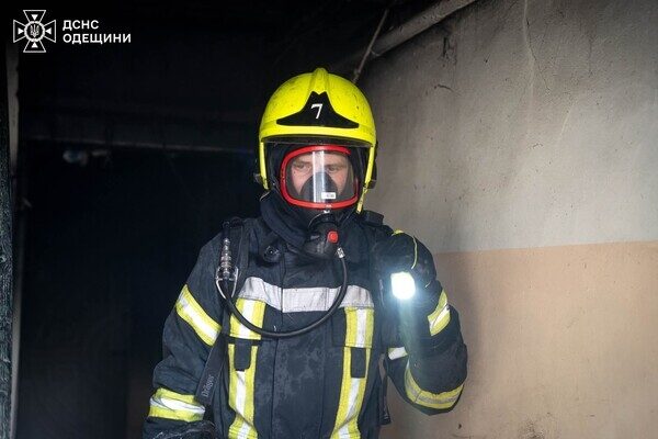 В Одессе горел жилой дом: погиб человек