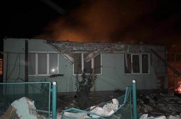 Палають школи й&nbsp;будинки, поранені діти, міста без світла: ППО збила 73 дрони, але десятки влучили (фото, відео)