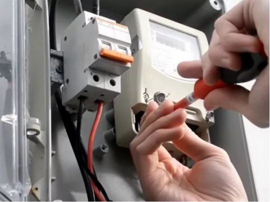 Тариф на&nbsp;передачу електроенергії зросте на&nbsp;чверть: хто платитиме більше
