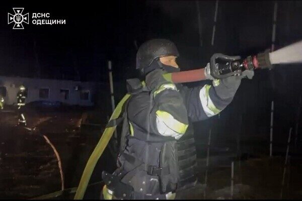 Ночной удар по югу Одесчины: есть повреждение депо и пострадавший (обновлено)