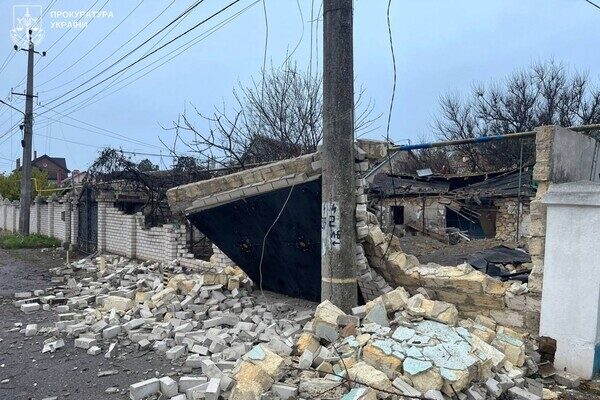 Повреждения домов и газовой трубы: последствия ночной атаки на Одесчину (обновлено) Повреждения домов и газовой трубы: последствия ночной атаки на Одесчину (обновлено)