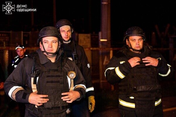 Повреждения домов и газовой трубы: последствия ночной атаки на Одесчину (обновлено) Повреждения домов и газовой трубы: последствия ночной атаки на Одесчину (обновлено)