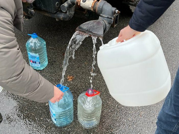 Люди йшли пішки по&nbsp;рейках до&nbsp;найближчої станції: як&nbsp;російські ракети й&nbsp;блекаут паралізували Полтавщину