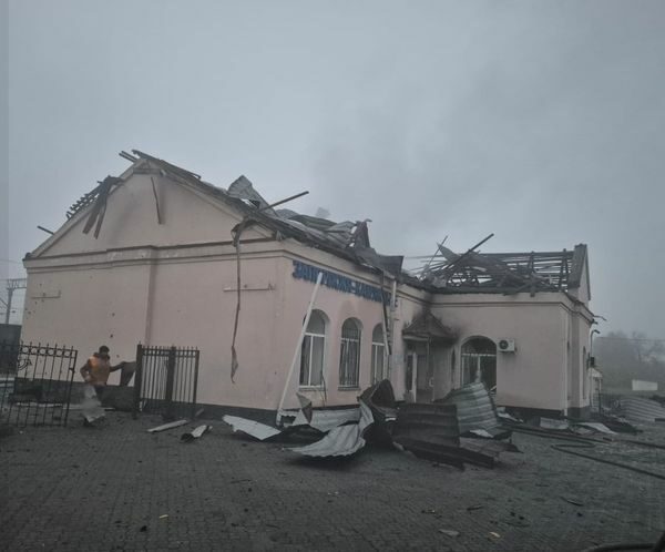 &laquo;Укрзалізниця&raquo; змінила маршрути низки пасажирських поїздів через удари росіян (фото)