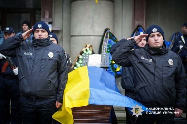 Погиб на востоке Украины: в Одессе простились с полицейским Николаем Яковецким