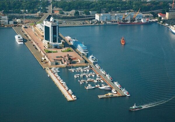 Морские порты Одесщины работают, несмотря на обстрелы: в Минразвития рассказали, как обеспечивают безопасность