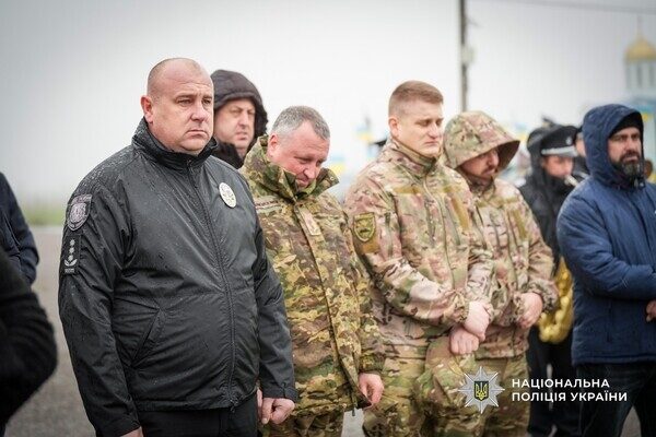 Погиб на востоке Украины: в Одессе простились с полицейским Николаем Яковецким
