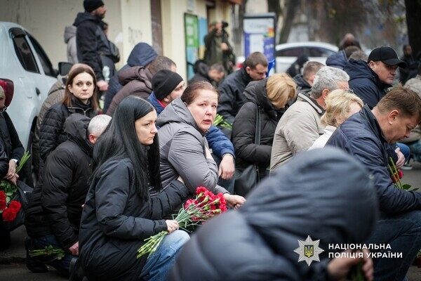 Погиб на востоке Украины: в Одессе простились с полицейским Николаем Яковецким