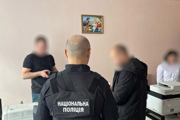 Продавали детей за границу: в Одесской области разоблачили преступную группировку