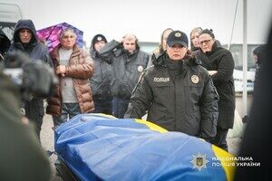 Погиб на востоке Украины: в Одессе простились с полицейским Николаем Яковецким